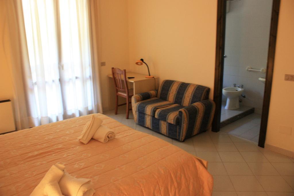Hotel La Pineta Arborea Habitación foto